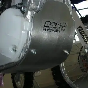 B&B Off Road aluminium skid plate installed on Yamaha YZF250 dirt bike for engine and frame protection