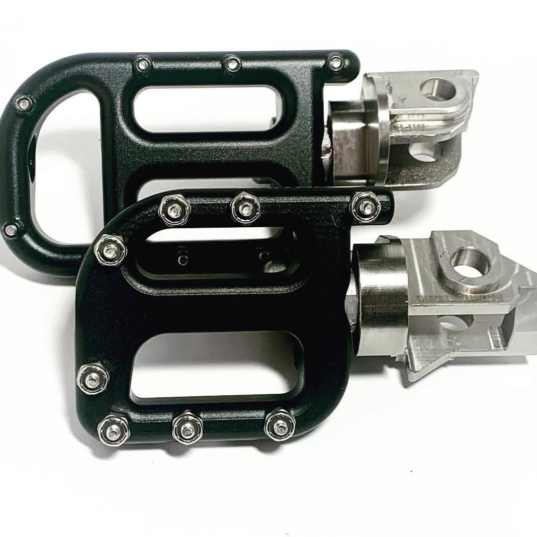 ADV-TRAIL-Silver (Large)